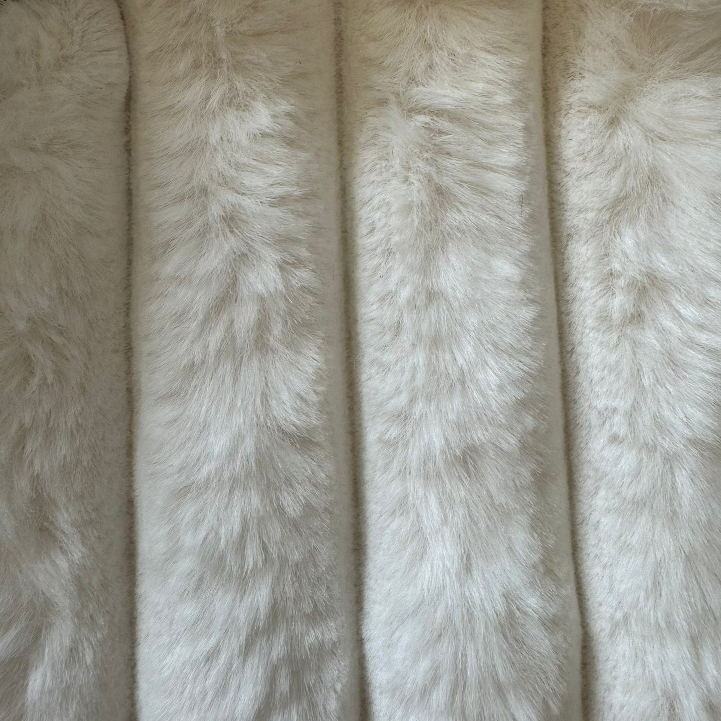 Fabric stripes faux fur plain col. off-white (single width)