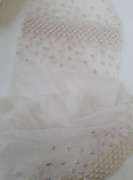 Sheer with embroidered dots col. Off-White (double width)