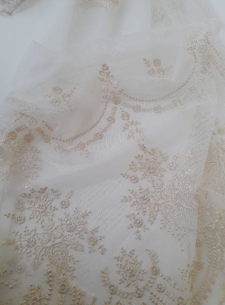 Sheer with embroidered flowers col.gold (double width)
