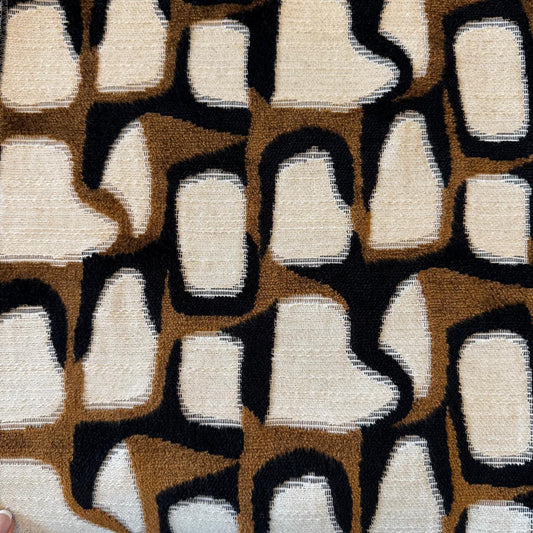 Fabric giraff design col. white,brown,black ( single width)