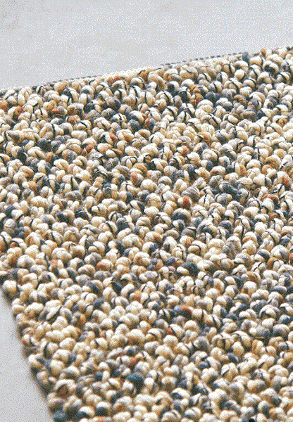 Carpet bouclee plain col. beige/grey