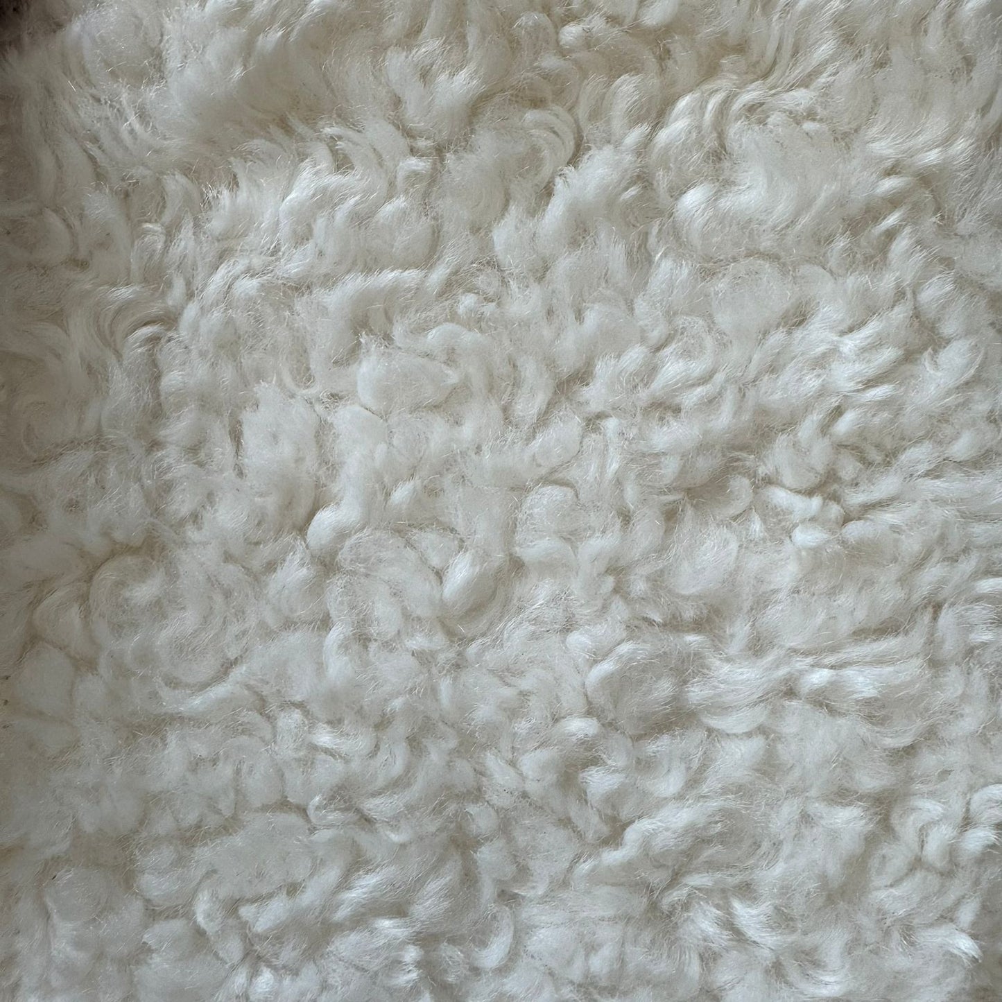 Fabric large bouclee plain col. off-white (single width)